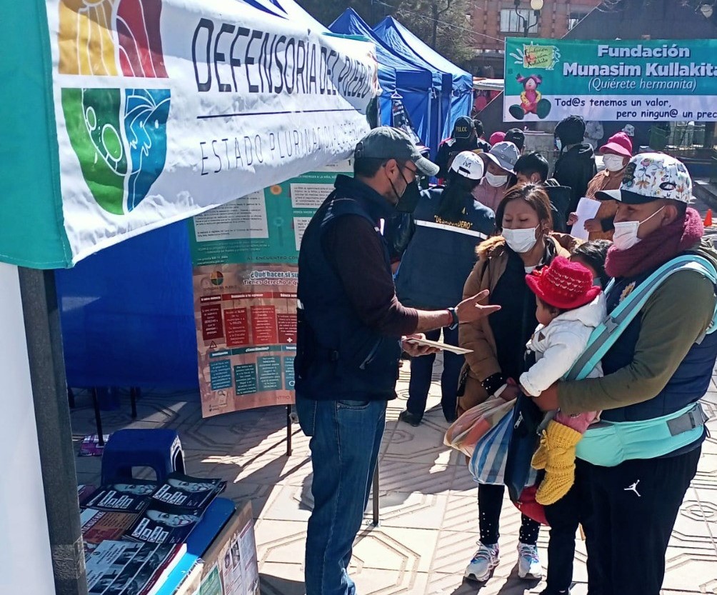 Defensoría del Pueblo desarrolla feria informativa en conmemoración al Día Internacional Contra la Trata y Tráfico de Personas en Desaguadero