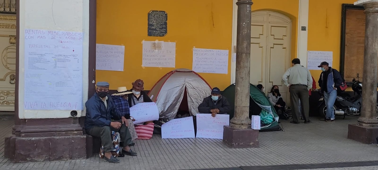 LA DEFENSORÍA DEL PUEBLO REALIZÓ GESTIONES PARA PRECAUTELAR LA INTEGRIDAD DE LAS PERSONAS ADULTAS MAYORES QUE ESTÁN EN HUELGA DE HAMBRE