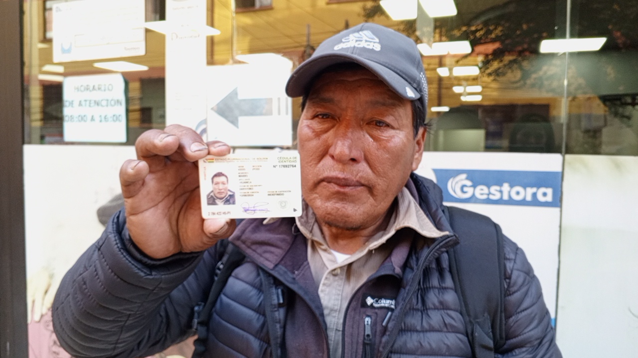 Defensoría del Pueblo gestionó la emisión del carnet de identidad de un adulto mayor del área rural restituyendo su derecho a la identidad