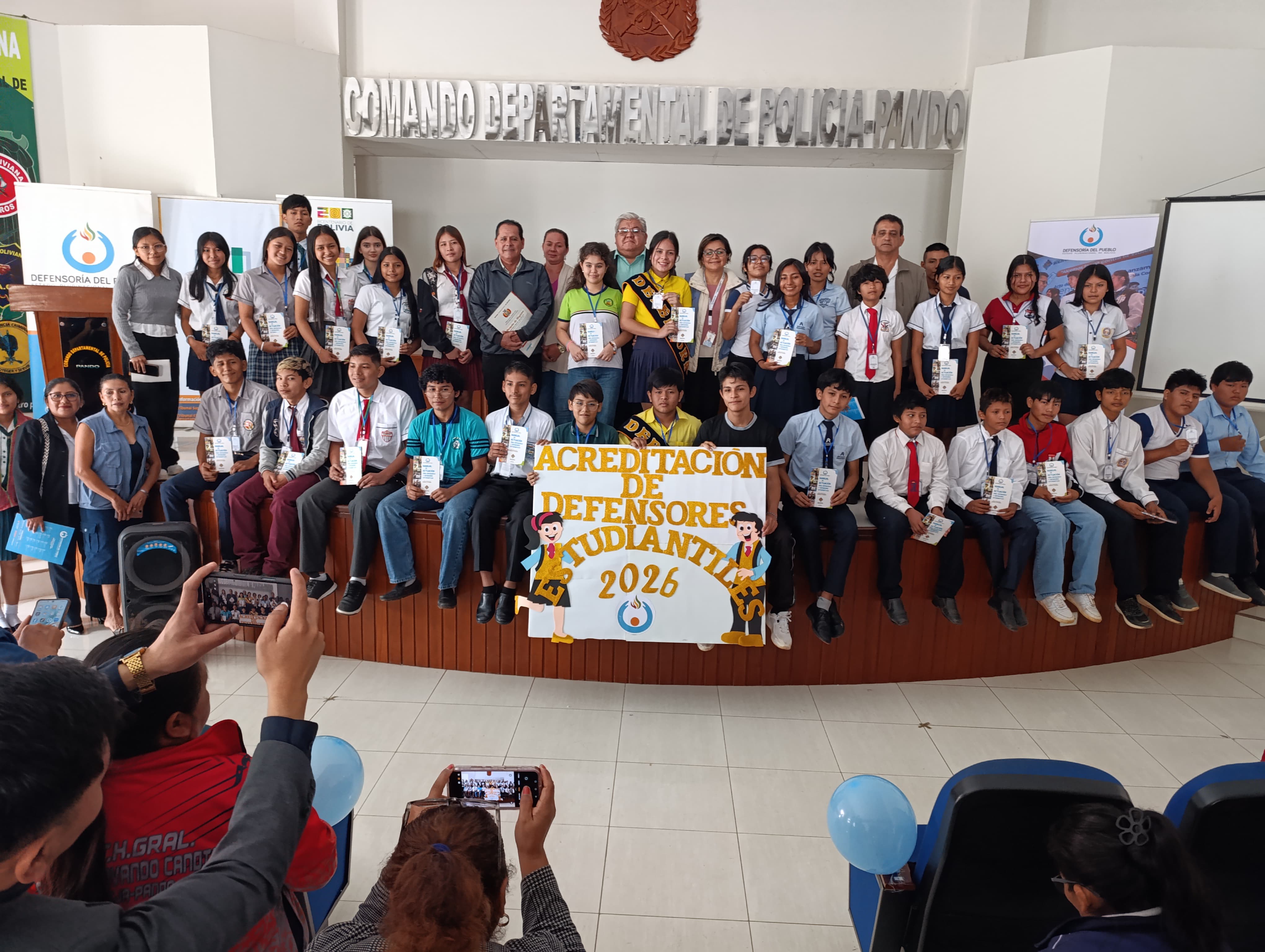 DEFENSORÍA DEL PUEBLO ACREDITA DEFENSORAS Y DEFENSORES ESTUDIANTILES DE 15 UNIDADES EDUCATIVAS DEL MUNICIPIO DE COBIJA