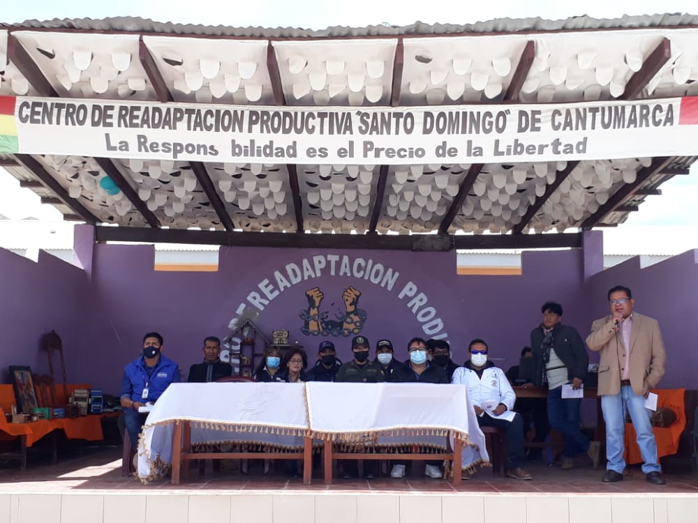 PRIVADOS DE LIBERTAD DEL CENTRO DE READAPTACIÓN  PRODUCTIVA DE SANTO DOMINGO DE CANTUMARCA,  SE BENEFICIAN CON LA PRESTACIÓN DE SERVICIOS EN DIFERENTES ÁREAS