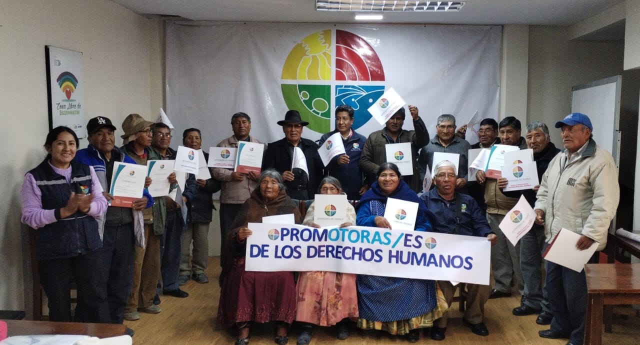 20 PERSONAS ADULTAS Y ADULTOS MAYORES DE EL ALTO SE GRADUAN COMO PROMOTORES EN DERECHOS HUMANOS PAMS