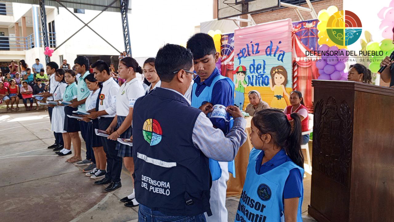 ACTO DE POSESIÓN DE DEFENSORAS Y DEFENSORES ESTUDIANTILES DE UNIDADES EDUCATIVAS DE LA CIUDAD DE TRINIDAD