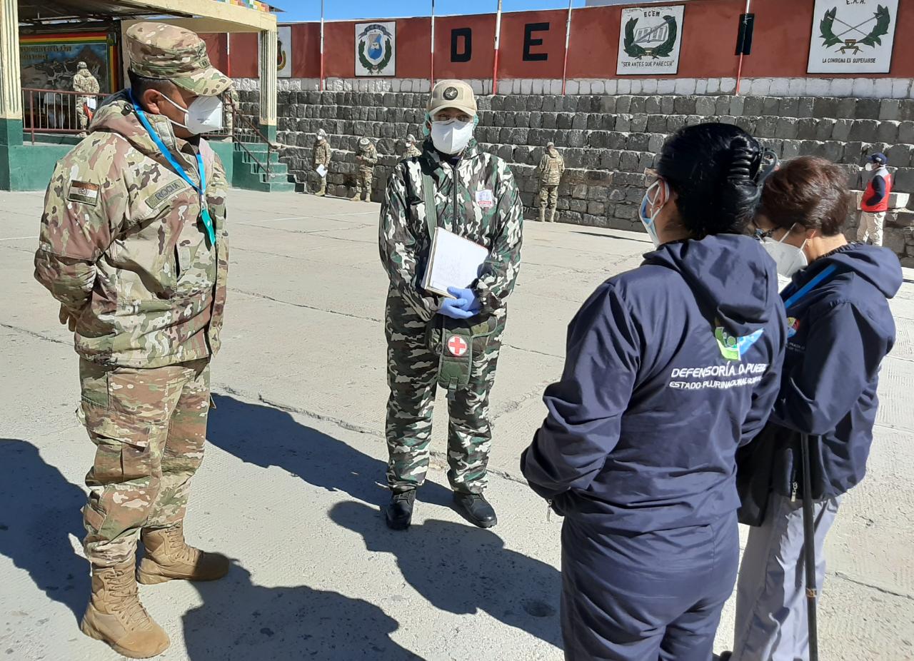 DELEGACIÓN DEFENSORIAL POTOSÍ PERCATA ATENCIÓN MÉDICA A SOLDADOS CON COVID DEL REGIMIENTO III PÉREZ DE INFANTERÍA