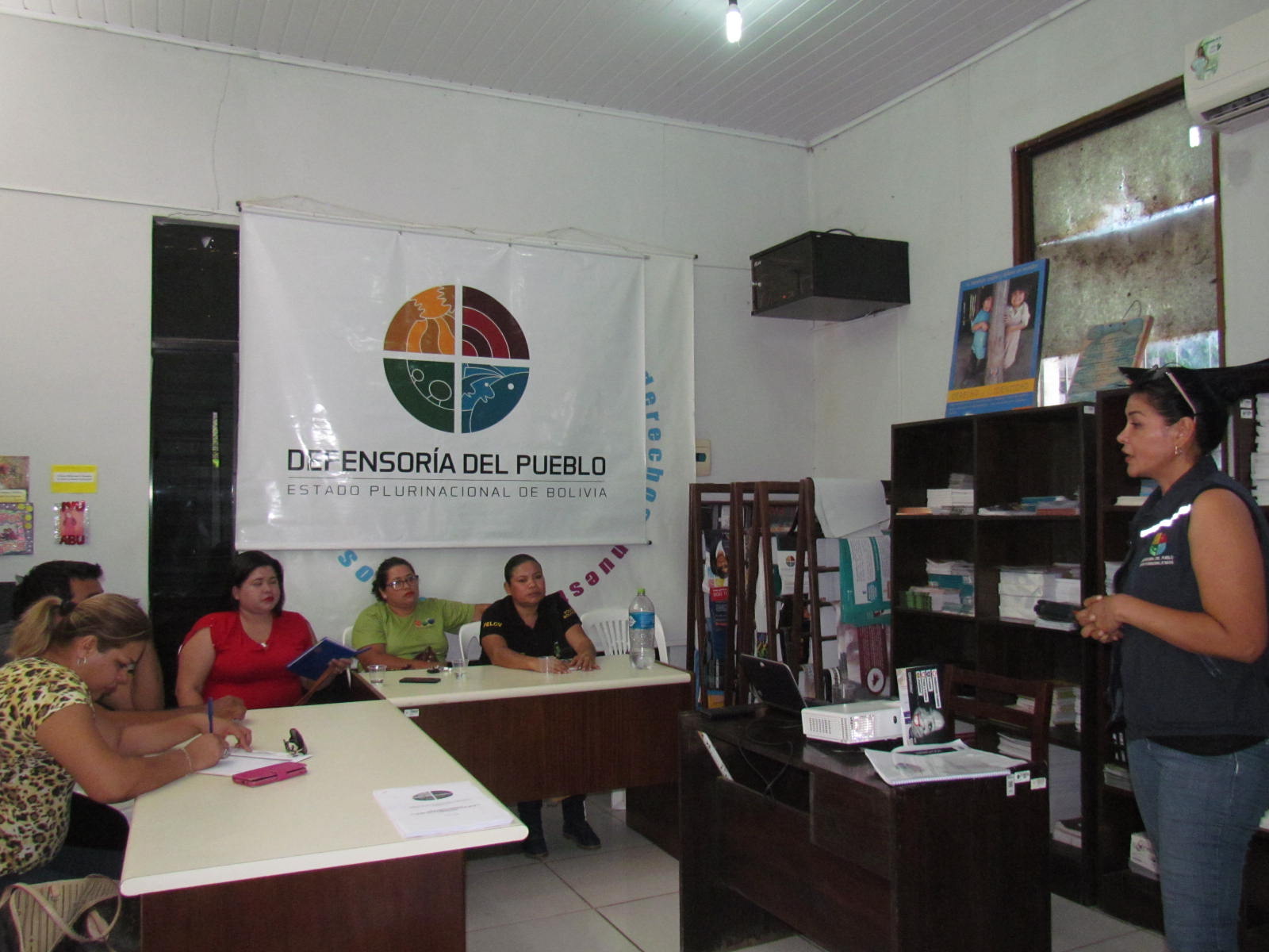 EN PUERTO SUAREZ DEFENSORIA DEL PUEBLO SOCIALIZA PROPUESTA DE PROTOCOLO PARA LA ASISTENCIA INTEGRAL DE HIJAS E HIJOS DE MADRES VICTIMAS DE FEMINICIDIO