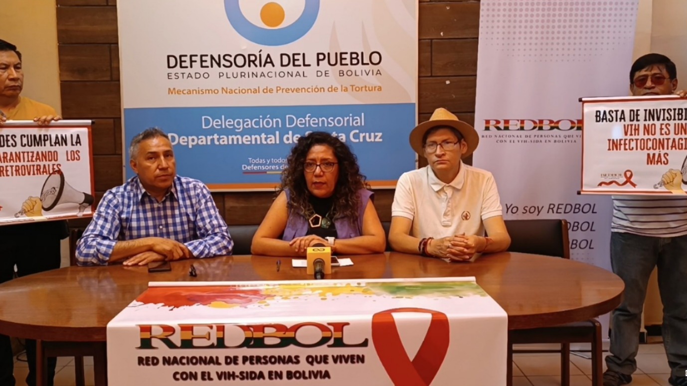 DEFENSORÍA DEL PUEBLO, AECID Y RED-BOL 2025 PROYECTARÁ ACCIONES DE PREVENCIÓN Y A ATENCIÓN A POBLACIÓN CON VIH-SIDA, EN FORO NACIONAL