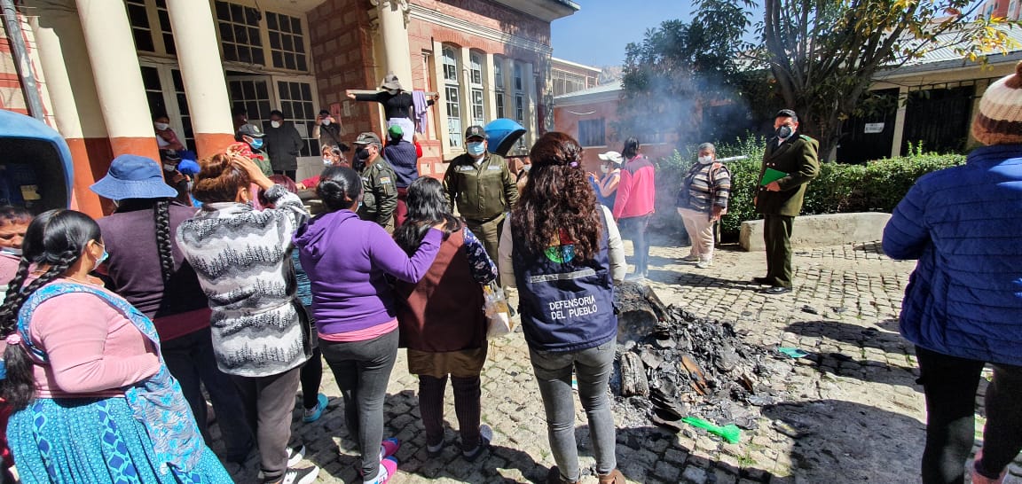 Defensoría del Pueblo convocó una mesa de diálogo ante protesta en el Centro de Orientación Femenino de Obrajes