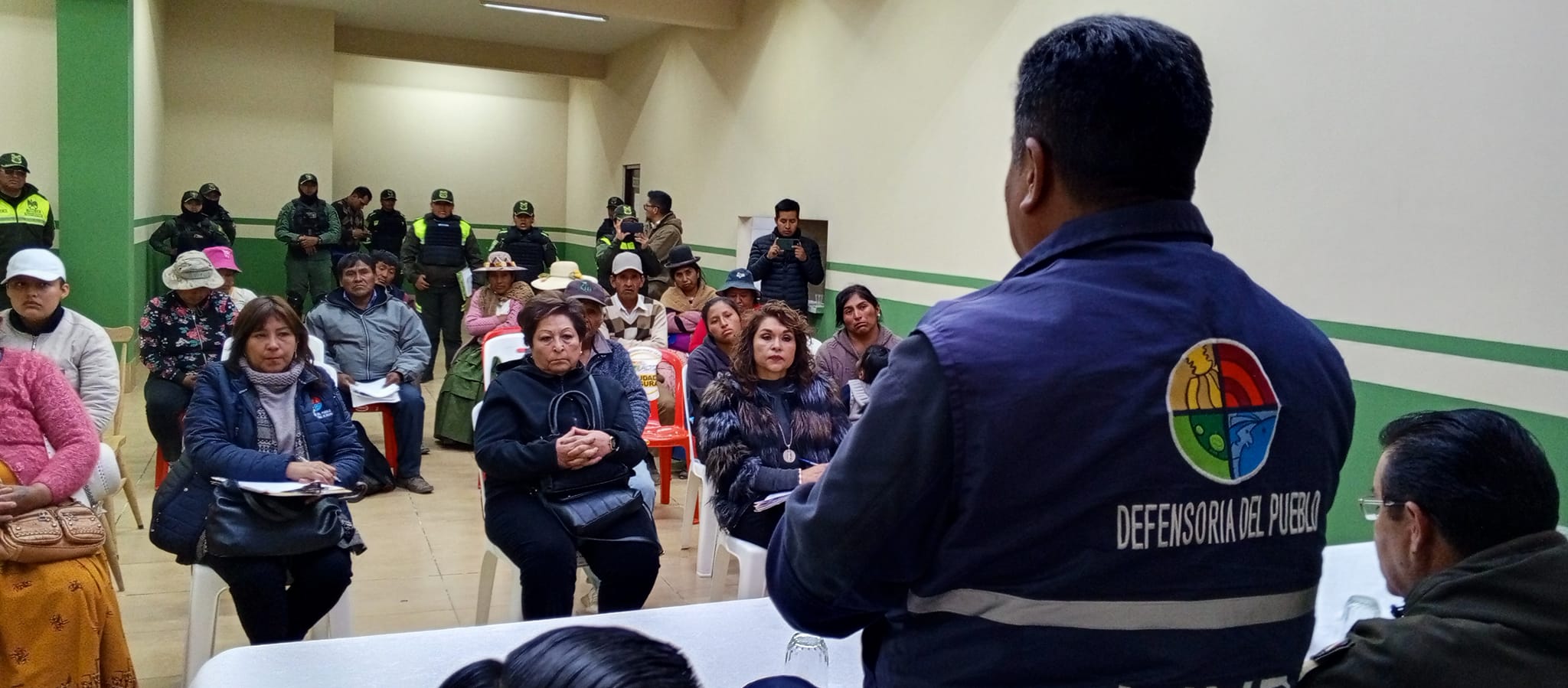 EL ALTO: LA DEFENSORÍA DEL PUEBLO PROPICIA DIÁLOGO ENTRE VECINOS DE LA URB. 25 DE JULIO Y VILLA ALINA ANTE CONFLICTO POR PRESUNTOS AVASALLAMIENTOS Y LOGRA LA SUSCRIPCIÓN DE ACUERDOS