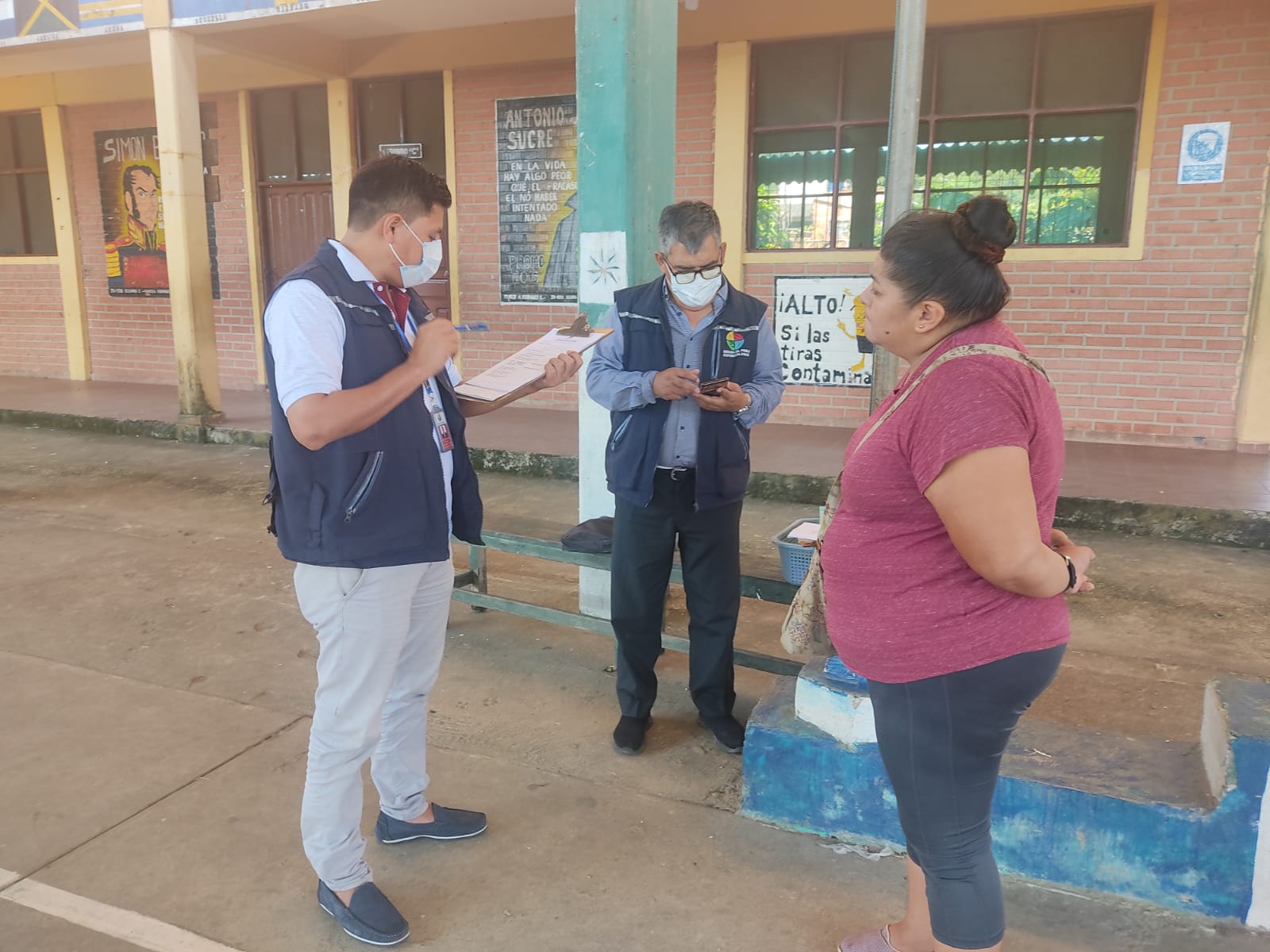 LA DEFENSORÍA DEL PUEBLO VERIFICÓ LA IMPLEMENTACIÓN DE LA GUÍA CONSIDERACIONES CLAVE PARA EL RETORNO SEGURO A CLASES EN EL COLEGIO ELIZARDO PÉREZ DEL MUNICIPIO VILLA TUNARI