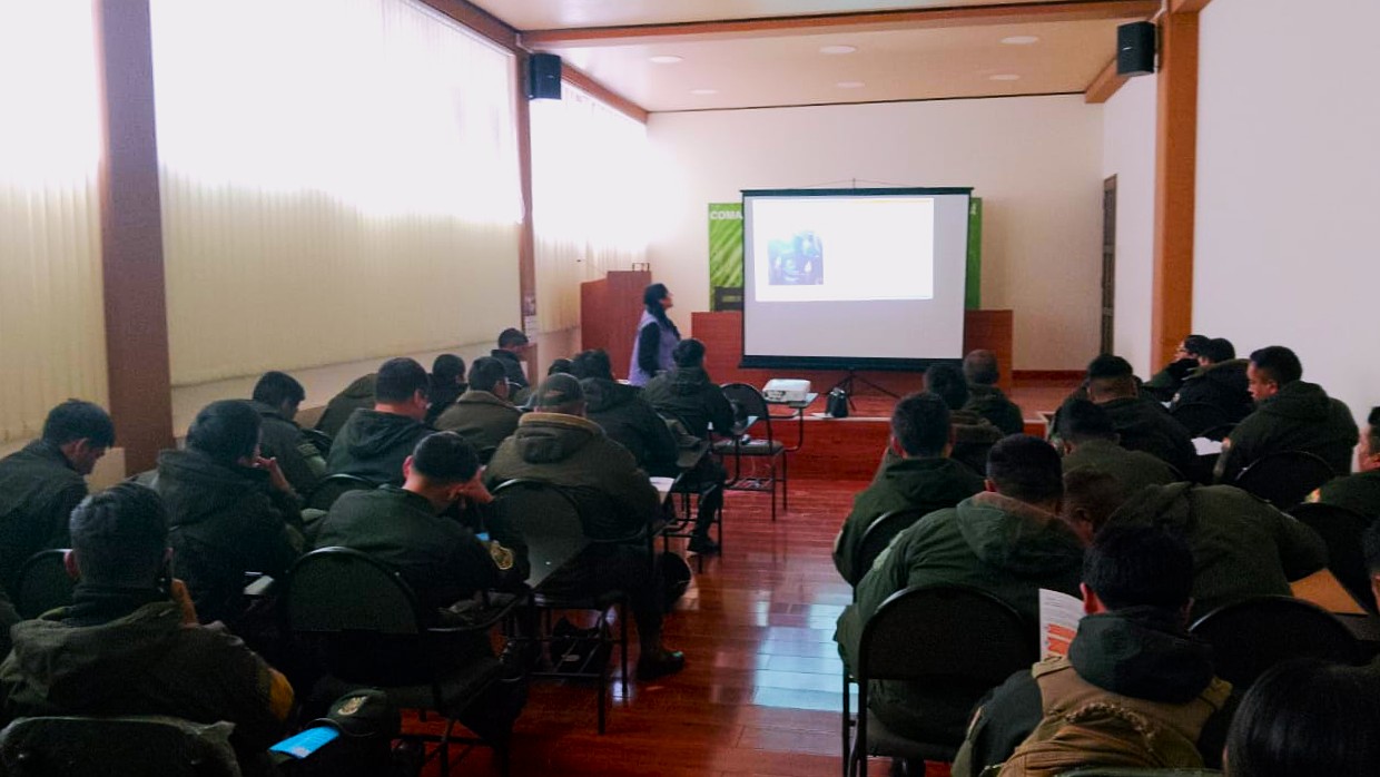 DEFENSORÍA DEL PUEBLO FORTALECE CAPACIDADES DEL PERSONAL POLICIAL SOBRE PREVENCIÓN DE LA TORTURA