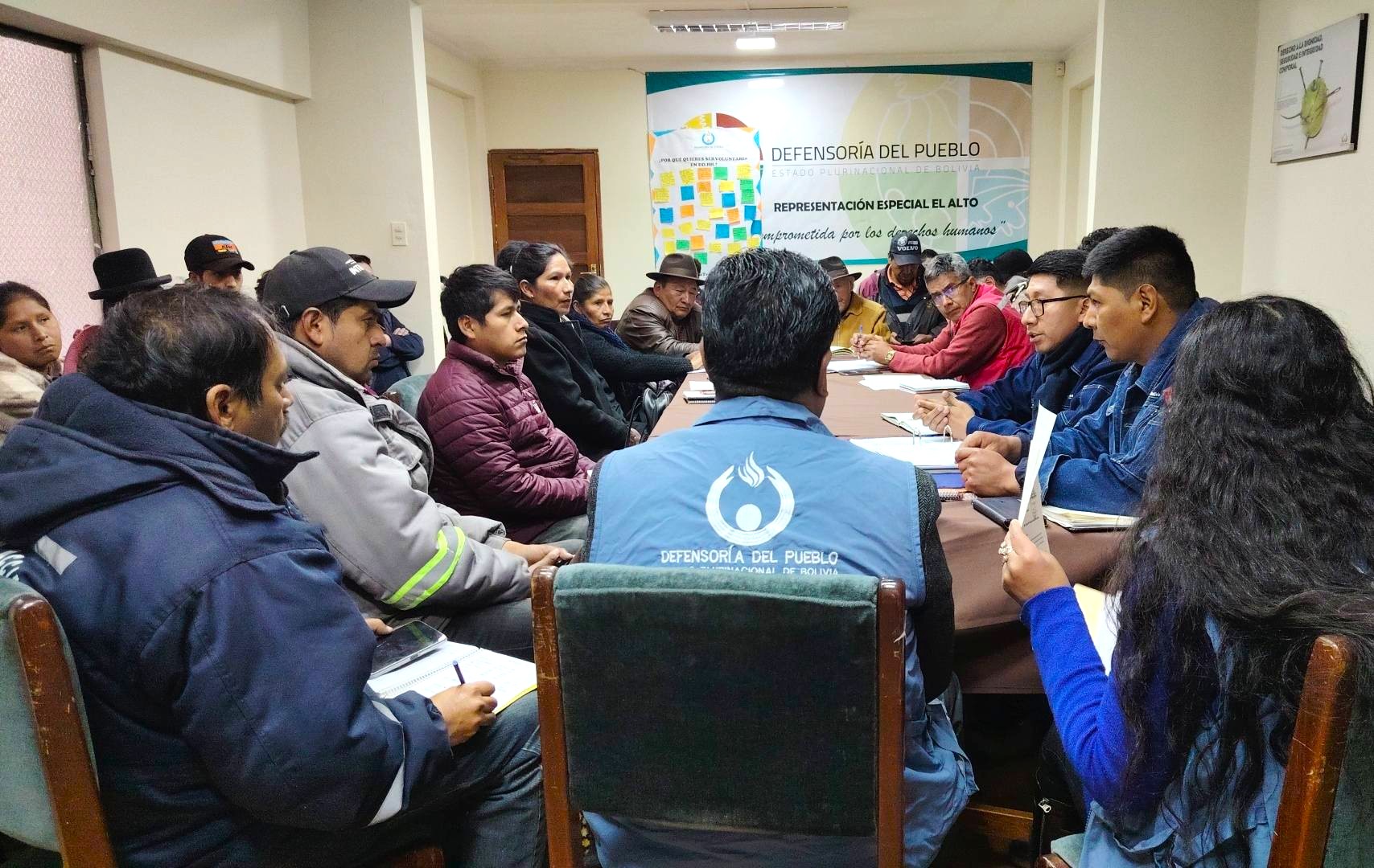 MEDIACIÓN DEFENSORIAL LOGRA LA FIRMA DE UN ACUERDO ENTRE YPFB, VECINOS DE VIACHA Y EL ALTO PARA VIABILIZAR LA CONSTRUCCIÓN DE LA AV. JACH’A TUPO