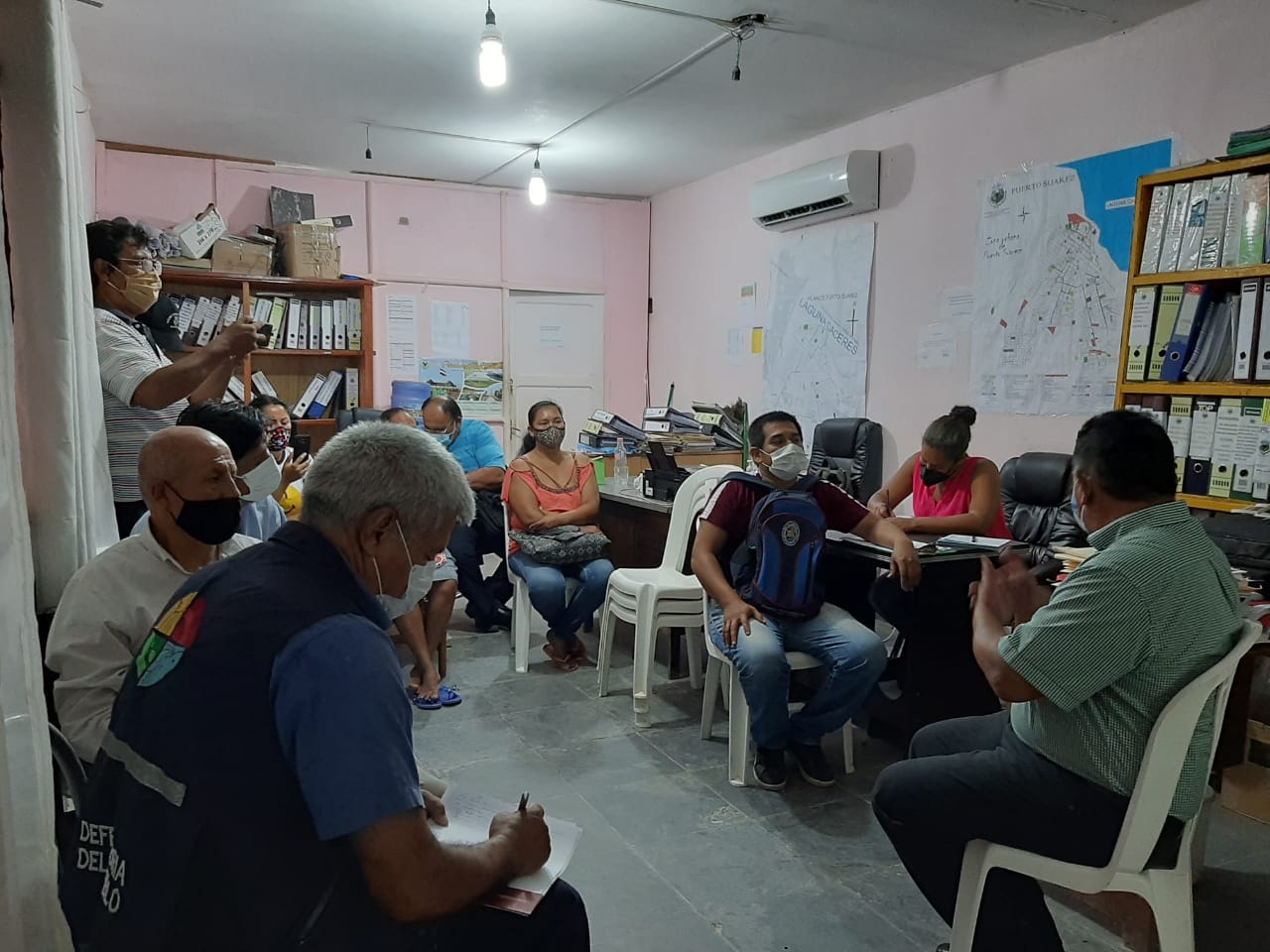 PADRES DE FAMILIA Y EL GOBIERNO MUNICIPAL DE PUERTO SUAREZ LOGRAN ACUERDO CON LA MEDIACIÓN DE LA DEFENSORIA DEL PUEBLO EN EL CONFLICTO POR LA ENTREGA DE ALIMENTOS CON RECURSOS DEL DESAYUNO ESCOLAR