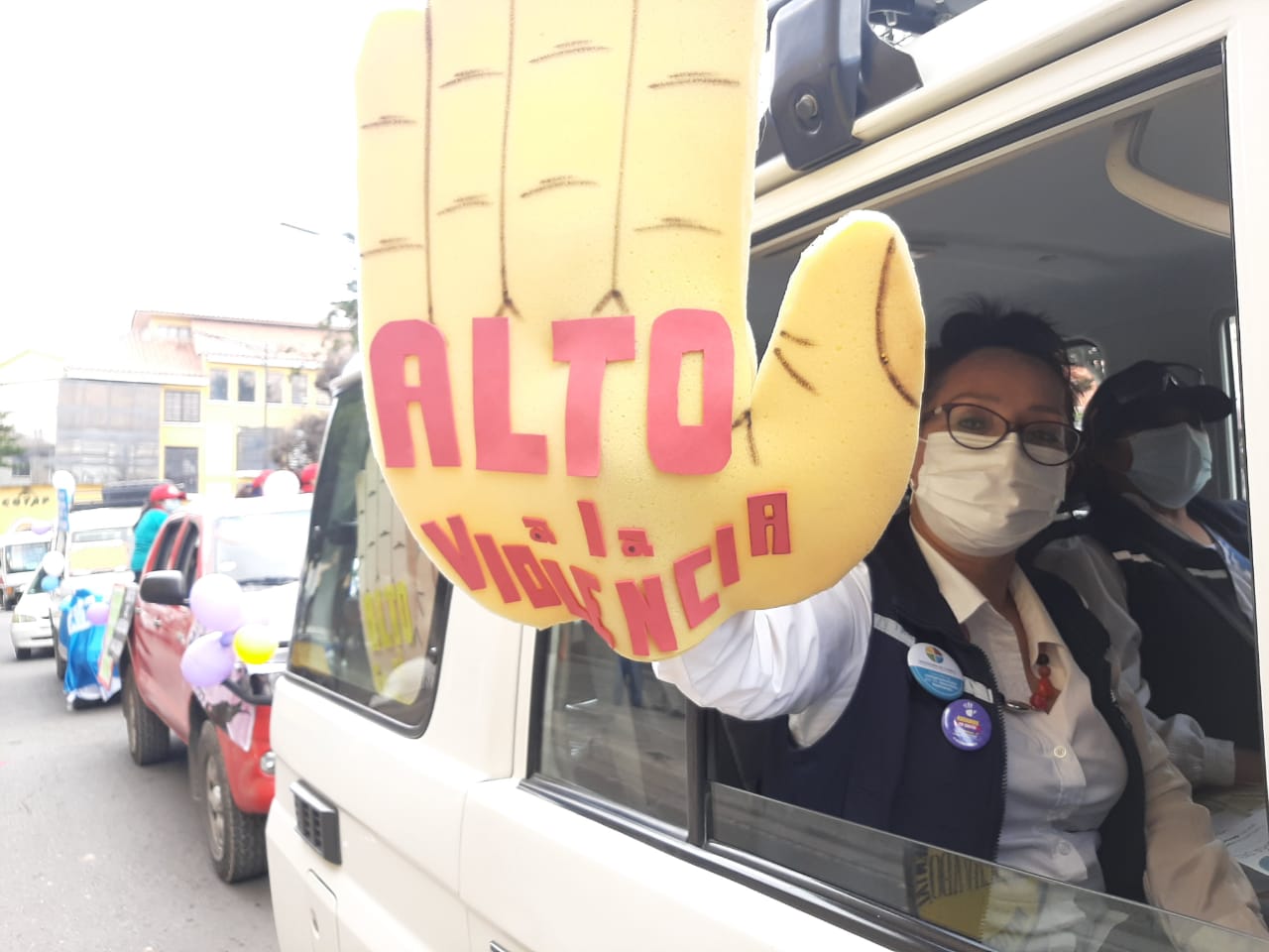 DEFENSORÍA DEL PUEBLO PARTICIPA DE CARAVANA DE LUCHA CONTRA LA VIOLENCIA EN POTOSÍ