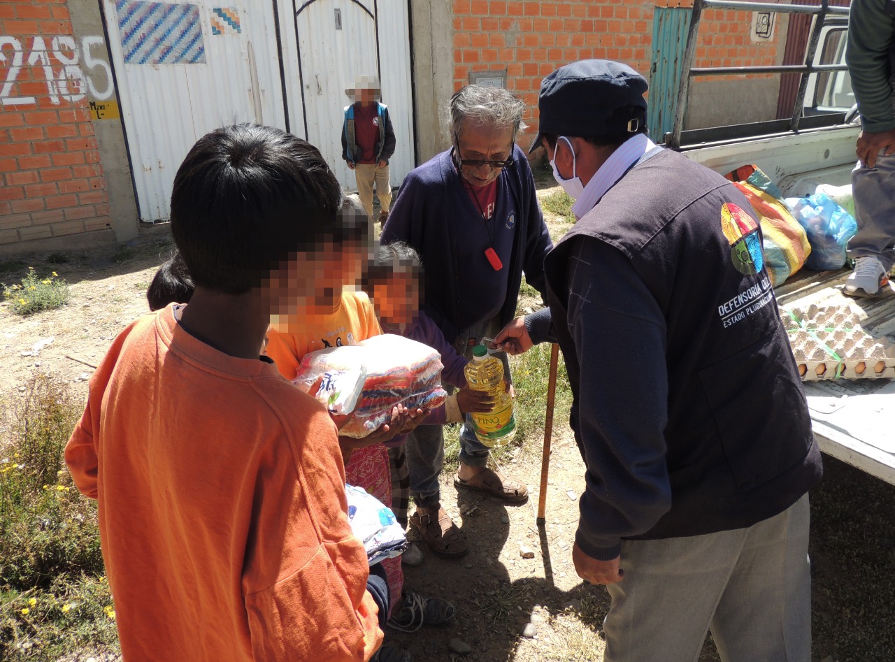 AYUDA SOLIDARIA DE LA DEFENSORÍA DEL PUEBLO LLEGA A FAMILIAS VULNERABLES DE LOS MUNICIPIOS DE VIACHA Y EL ALTO