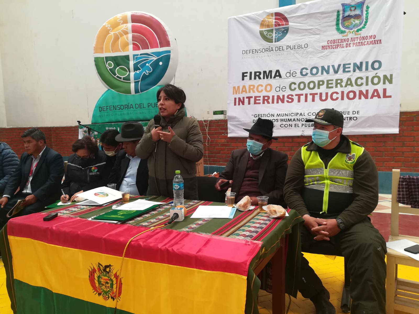 Defensoría del Pueblo firma convenio con el municipio de Patacamaya para fortalecer los servicios de atención con enfoque de derechos humanos