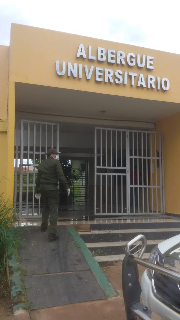 DEFENSORÍA DEL PUEBLO GESTIONA ALBERGUE PARA ESTUDIANTE DE LA UAP DE SANTA CRUZ SIN RECURSOS