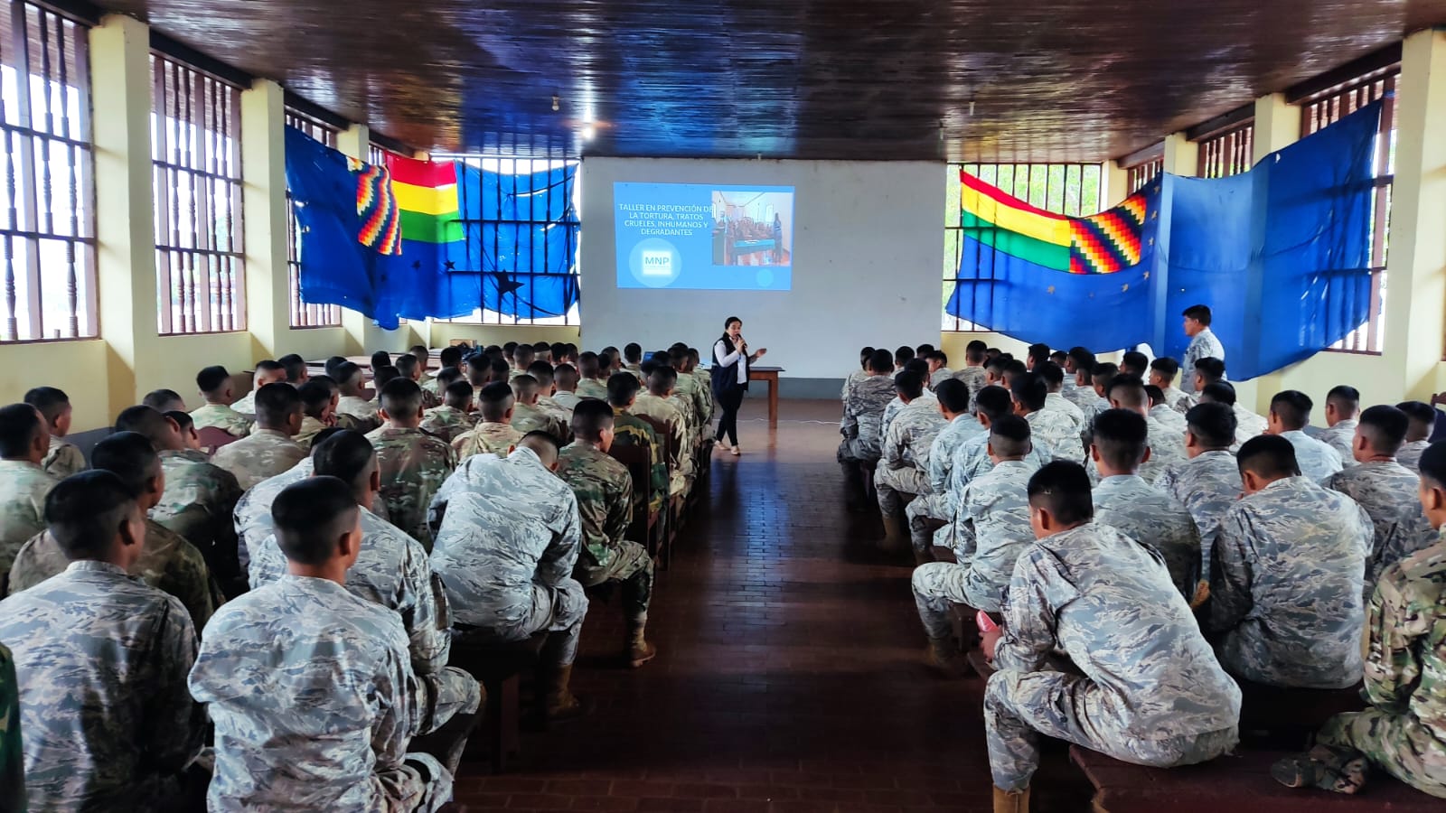 DEFENSORÍA DEL PUEBLO CAPACITA A CONSCRIPTOS E INSTRUCTORES DEL 1ER DISTRITO NAVAL DE RIBERALTA SOBRE DERECHOS HUMANOS Y PREVENCIÓN DE LA TORTURA