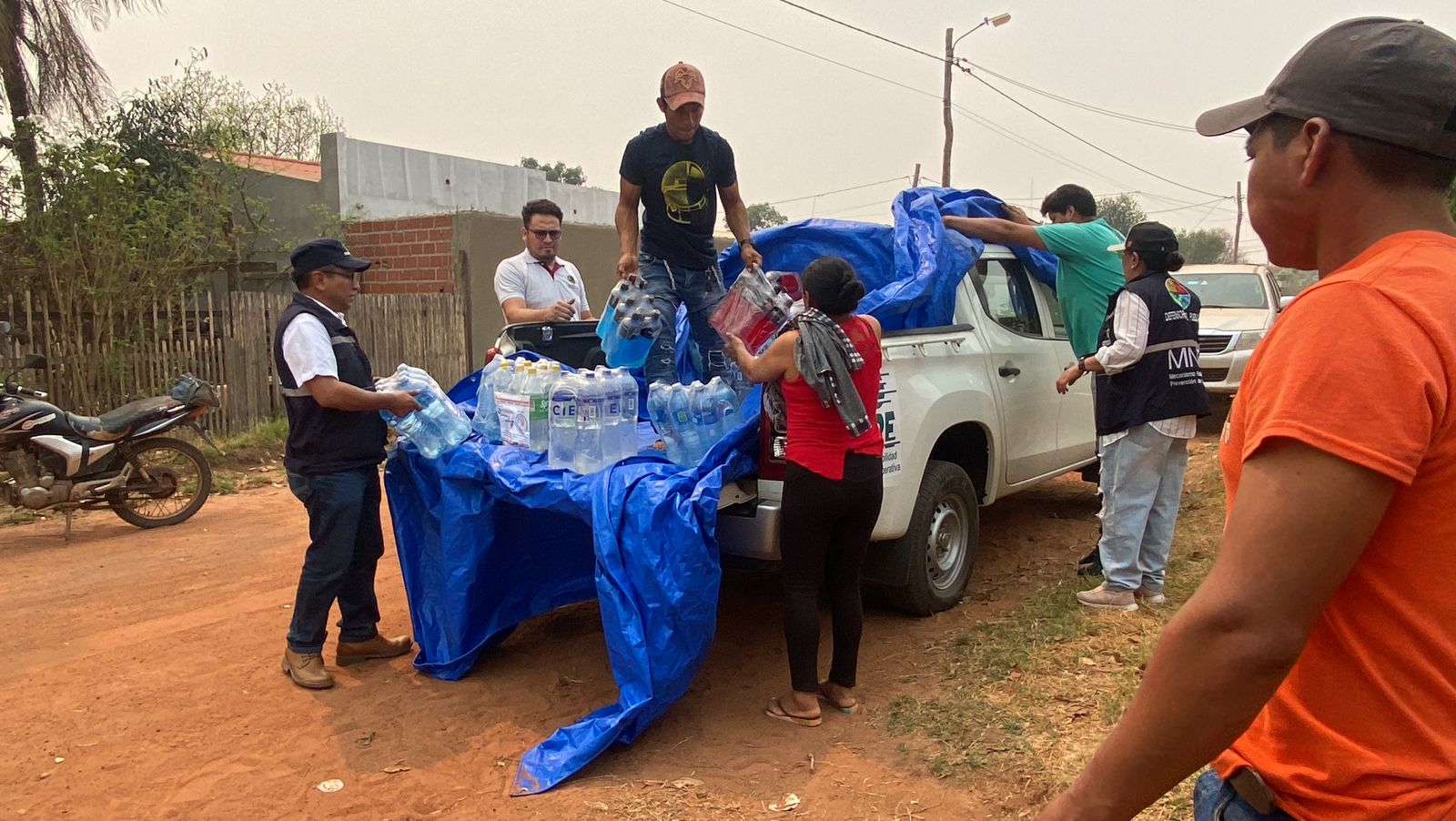 DEFENSOR DEL PUEBLO ENTREGA AYUDA HUMANITARIA A INDÍGENAS DE LA COMUNIDAD MONTE VERDE