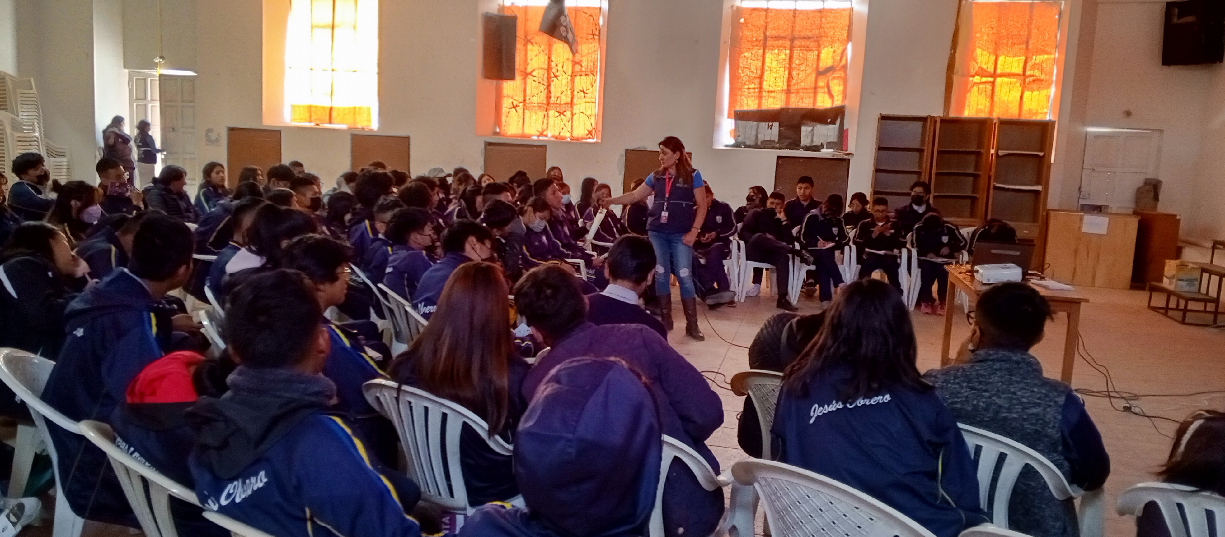 EL ALTO: LA DEFENSORÍA DEL PUEBLO FORTALECE LAS CAPACIDADES Y CONOCIMIENTOS EN DD.HH. Y PREVENCIÓN DE LA VIOLENCIA ESCOLAR DE 180 ESTUDIANTES DE LA U.E. JESÚS OBRERO