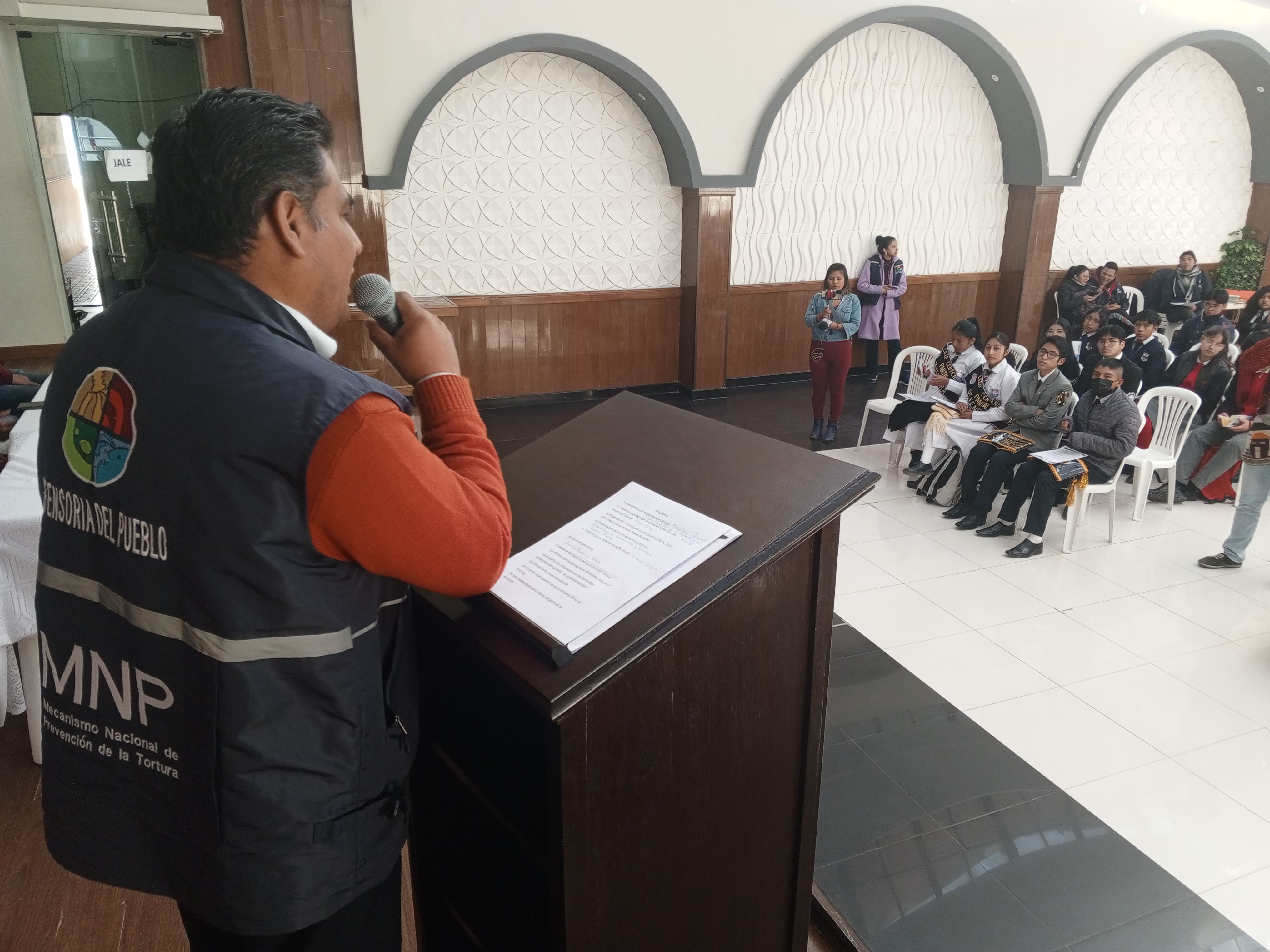 DELEGACIÓN DEFENSORIAL DE ORURO Y COMITÉ MUNICIPAL DE NIÑAS, NIÑOS Y ADOLESCENTES LANZAN CONCURSO INTERCOLEGIAL DE VIDEOS CONTRA EL BULLYING, ACOSO CIBERNÉTICO Y ACOSO ESCOLAR